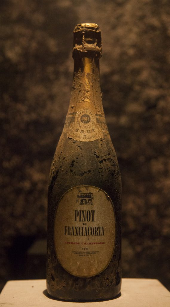 Historische fles Pinot di Franciacorta van Berlucchi